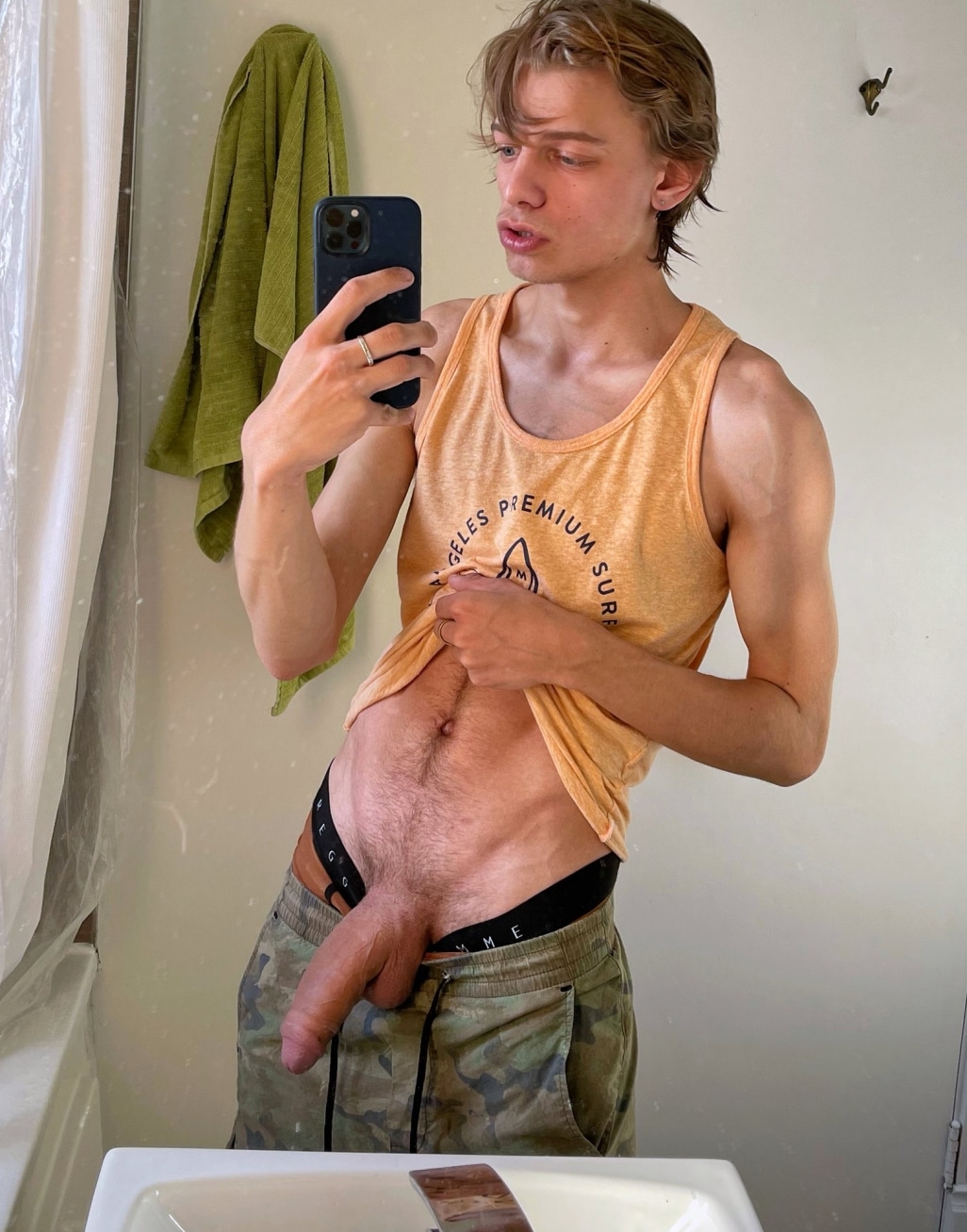 Ripped guy with a big cock
